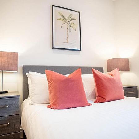 斯劳Two Bed Flat With Wrap Around Terrace Near Legoland, Windsor, Tube Station公寓 外观 照片