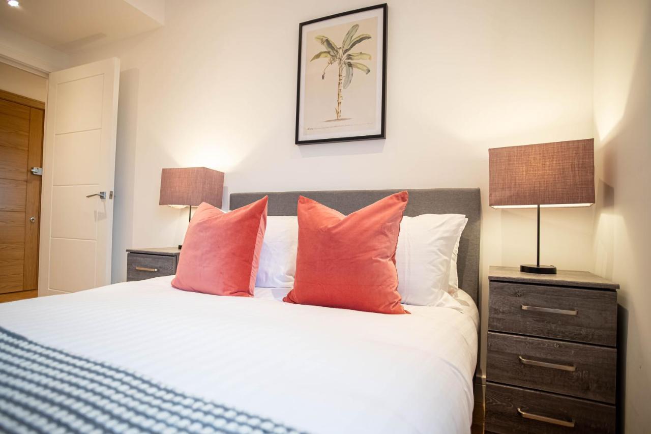 斯劳Two Bed Flat With Wrap Around Terrace Near Legoland, Windsor, Tube Station公寓 外观 照片