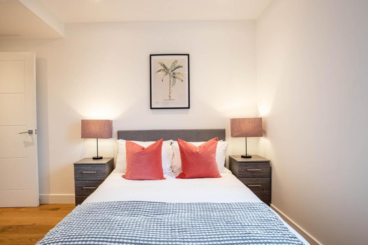 斯劳Two Bed Flat With Wrap Around Terrace Near Legoland, Windsor, Tube Station公寓 外观 照片
