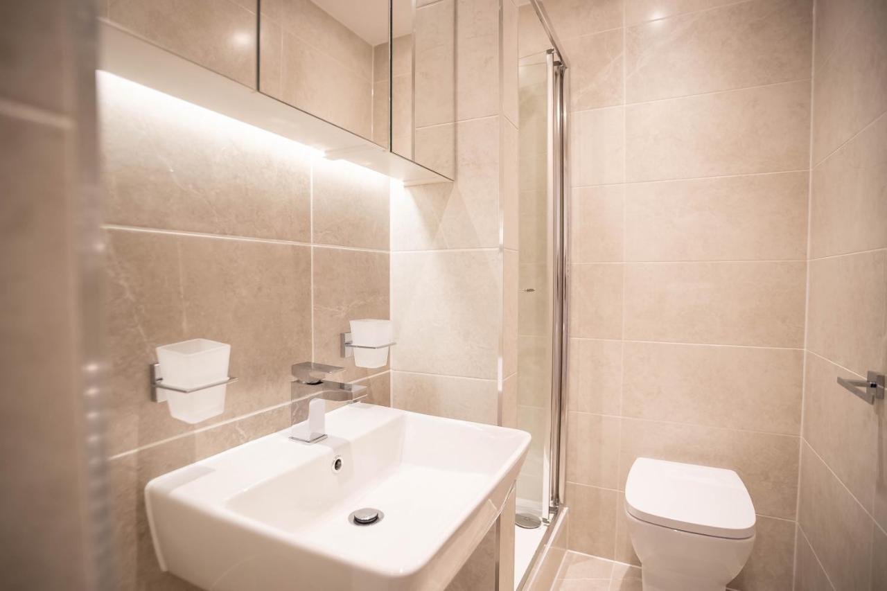 斯劳Two Bed Flat With Wrap Around Terrace Near Legoland, Windsor, Tube Station公寓 外观 照片
